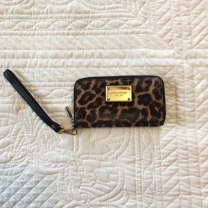 Michael Kors Wallet w/ Wristlet